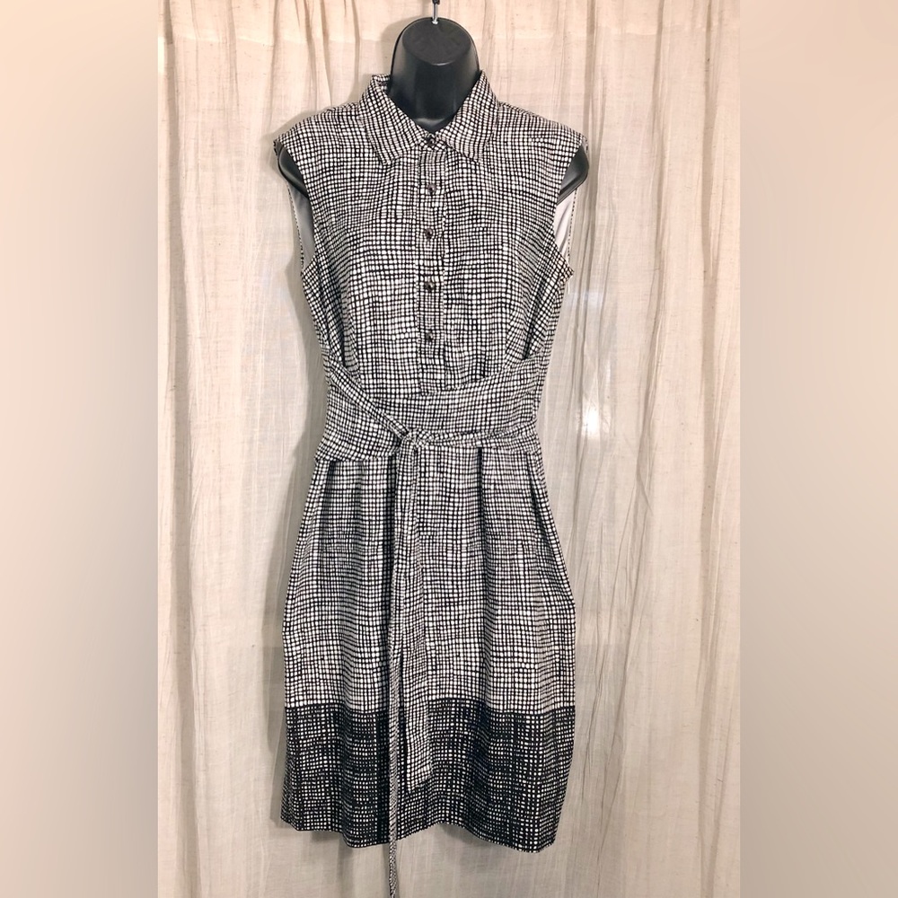 Ellen Tracy Black and White Sheath Dress.